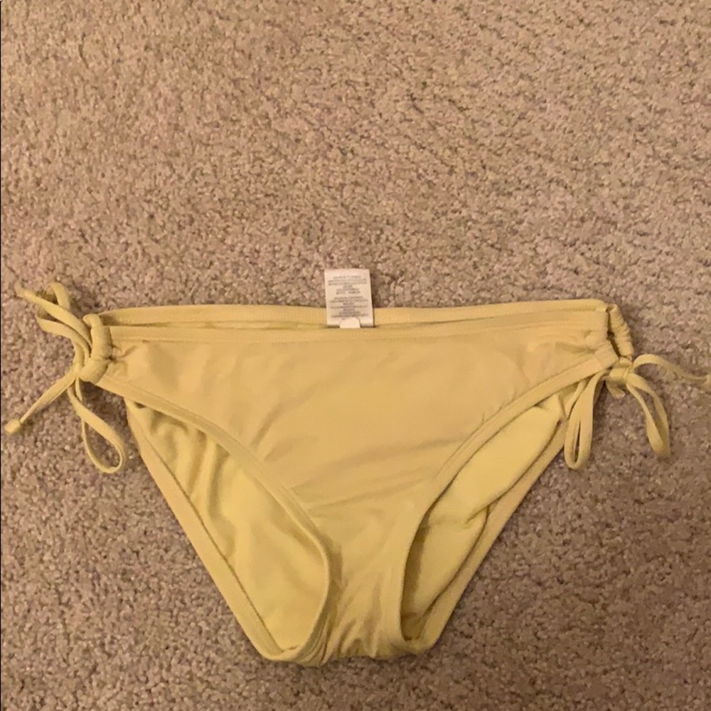 Cute yellow bikini bottoms